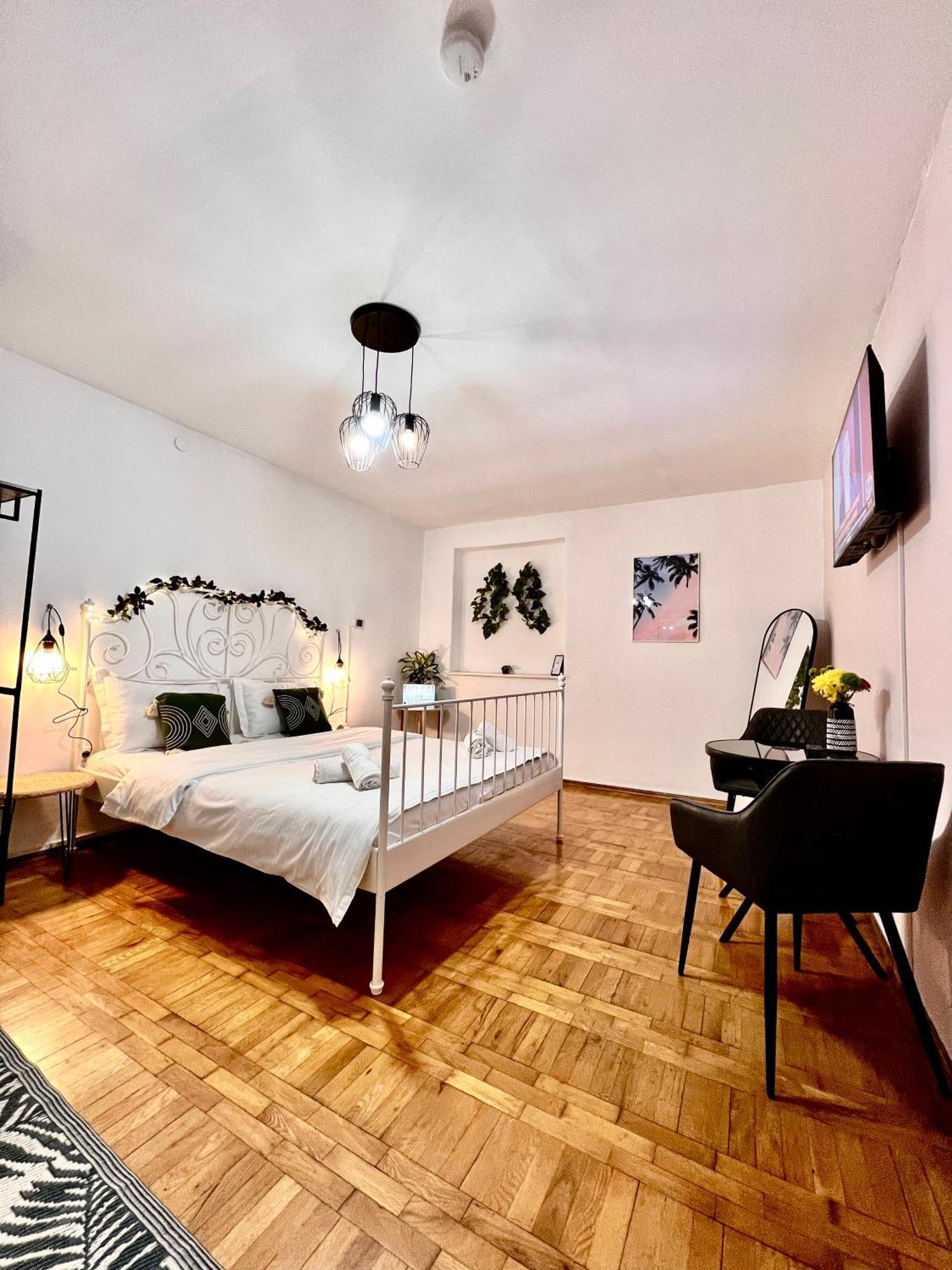 Old Town City Center Apartments Brasov Exterior photo